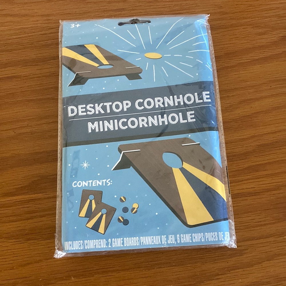 Desktop Greenbrier Cornhole game NWOT